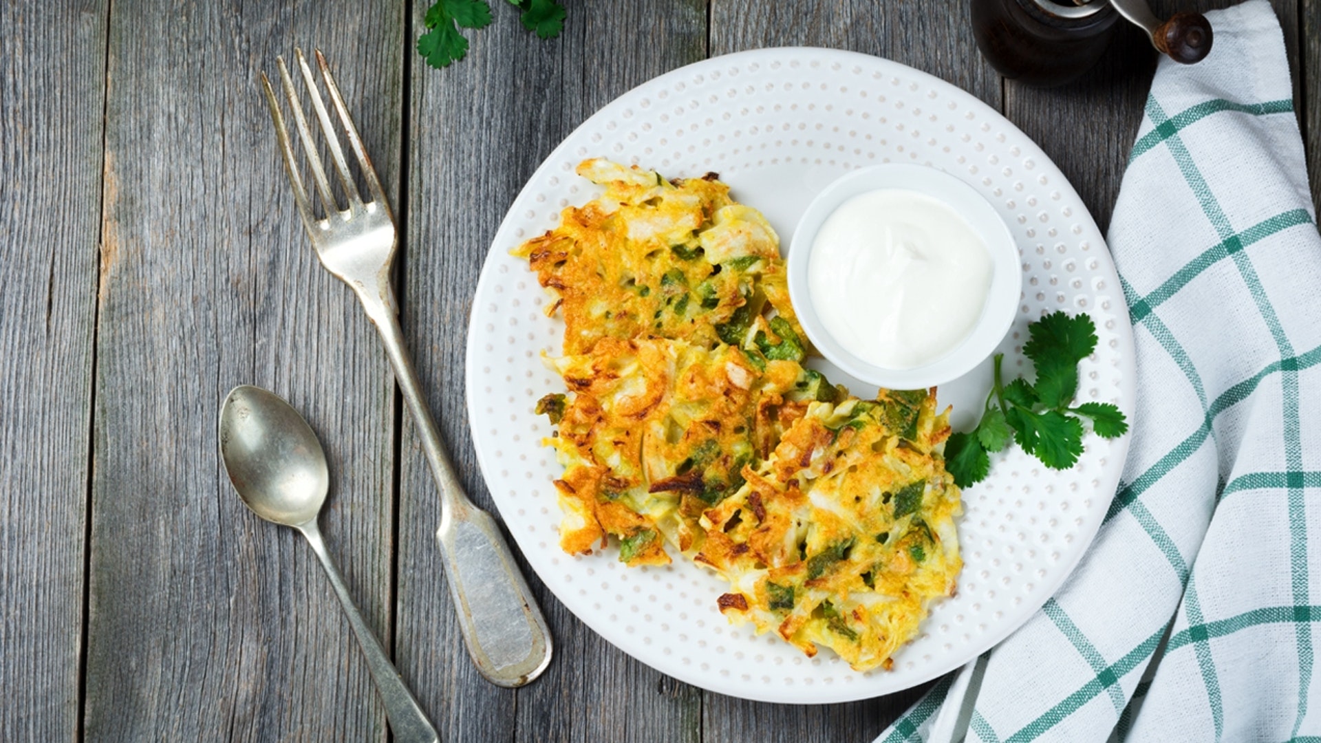 KEEPIN’ IT KETO CABBAGE HASH BROWNS RECIPE • FittShell